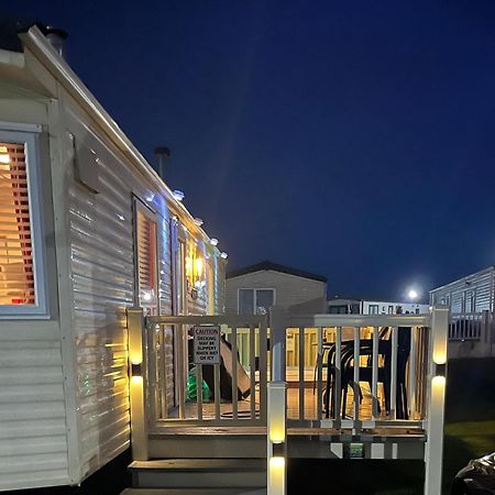 Calypso Hot Tub Breaks Tattershall Lakes Pet Friendly Ngoại thất bức ảnh