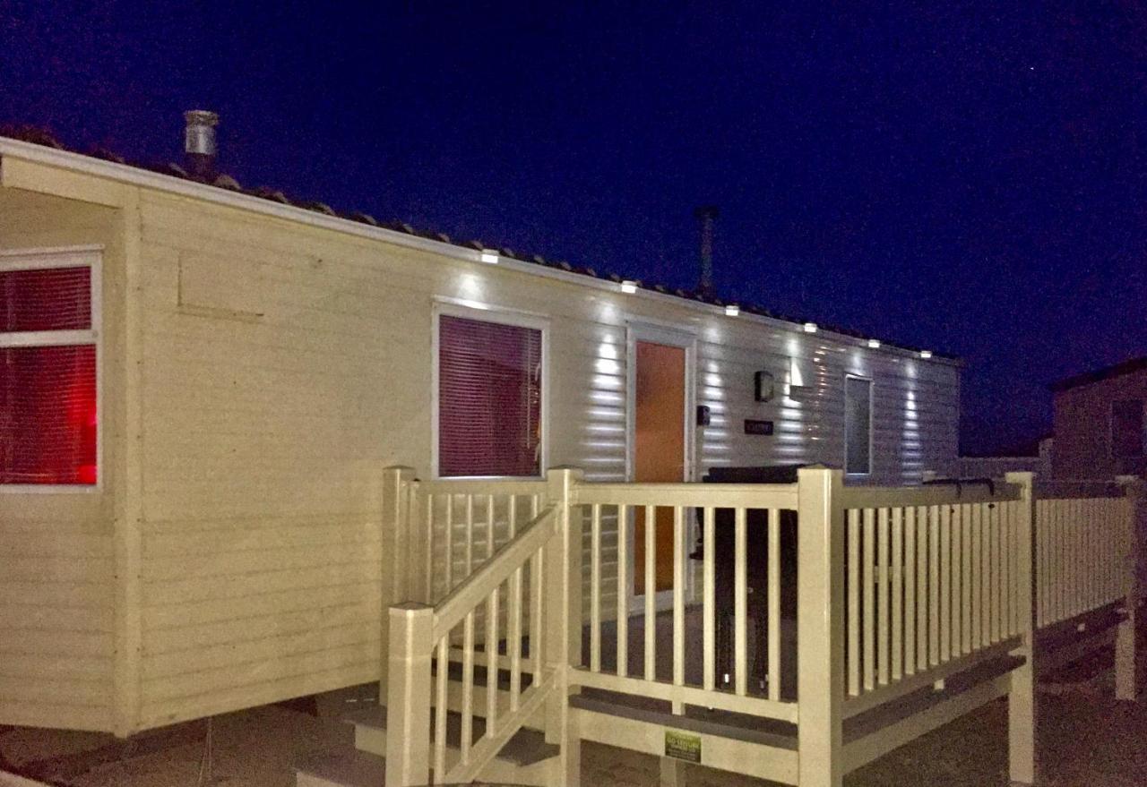 Calypso Hot Tub Breaks Tattershall Lakes Pet Friendly Ngoại thất bức ảnh