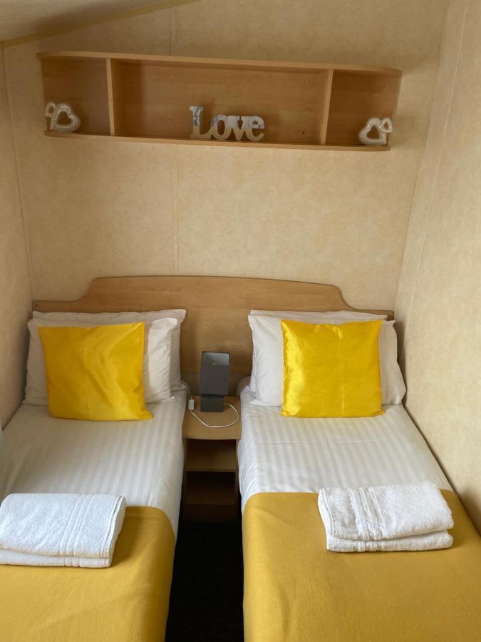 Calypso Hot Tub Breaks Tattershall Lakes Pet Friendly Ngoại thất bức ảnh